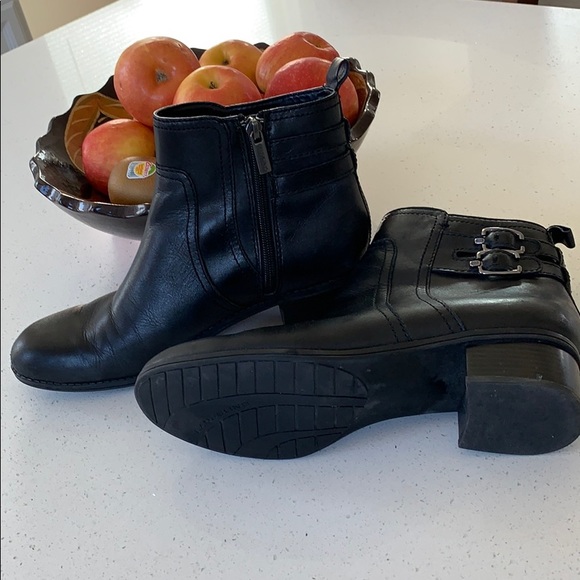 Bandolino booties - Picture 2 of 3